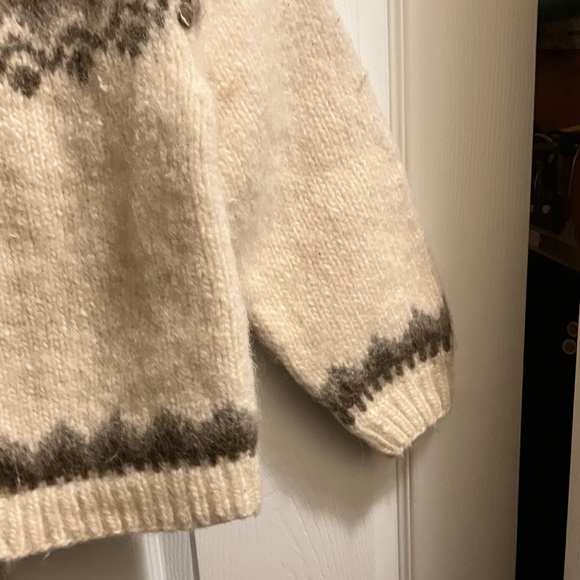 Classic Cream and Brown Zip-Front Wool Cardigan - Picture 5 of 10